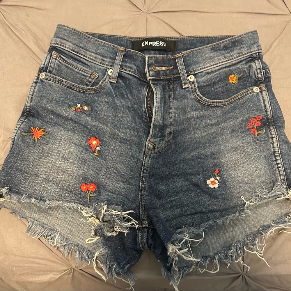 Express denim shorts, women’s size 00